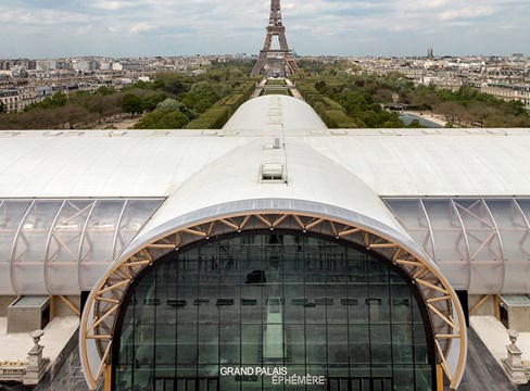 Temporär mässhall skapad av moduler med eleganta valv och grandios volym i hjärtat av Paris